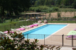 Gîtes avec Piscine et Jacuzzi au Mas de Cadoule